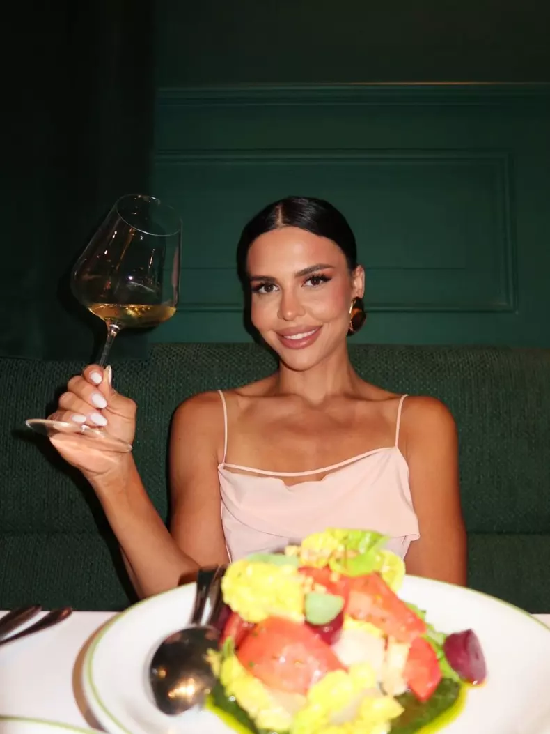 andreea popescu la masa