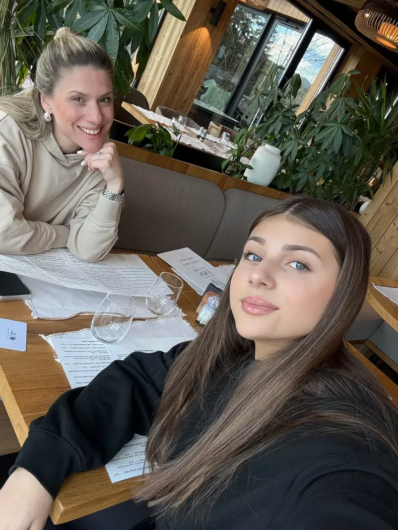 tily cu sofia