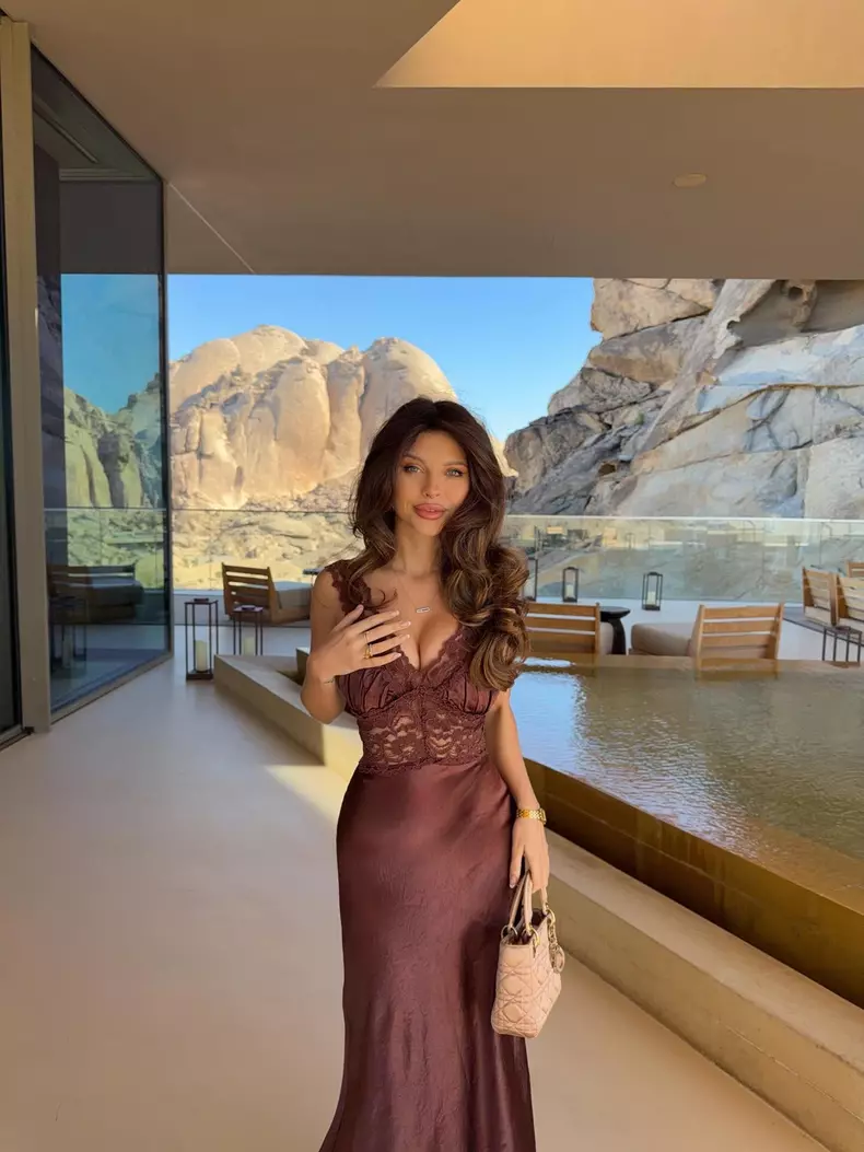 valerie lungu eleganta