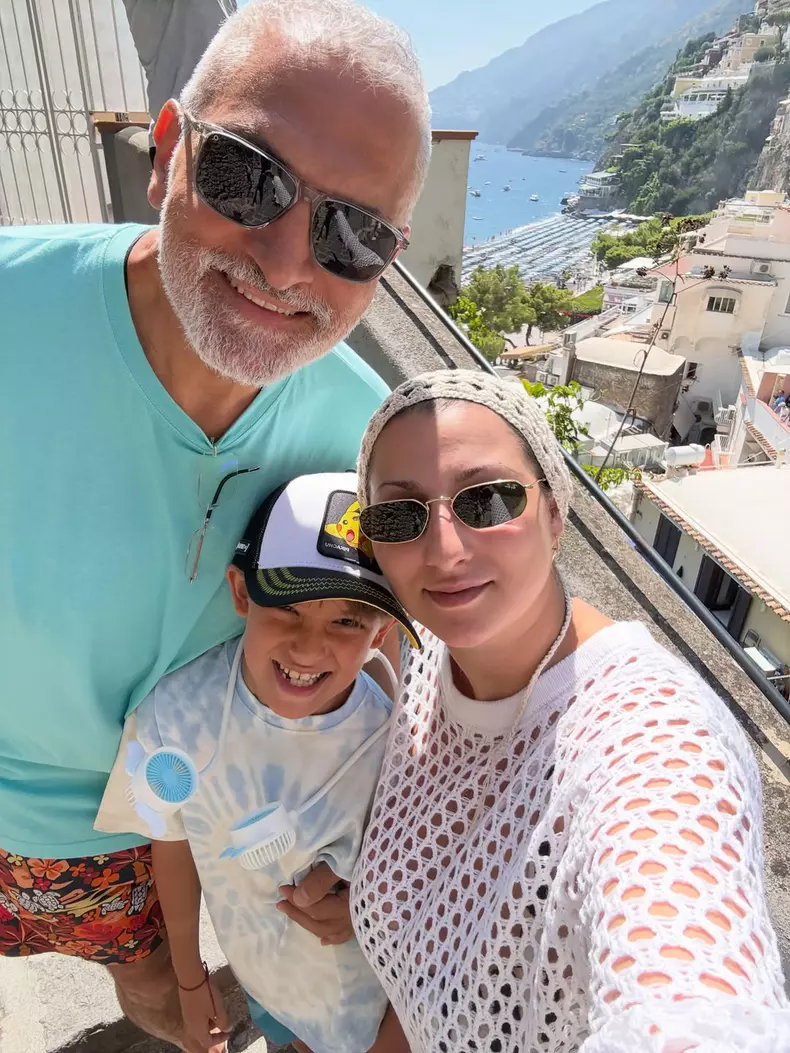 Damian Drăghici, Cristina Stroe și fiul lor, Andrei (2)