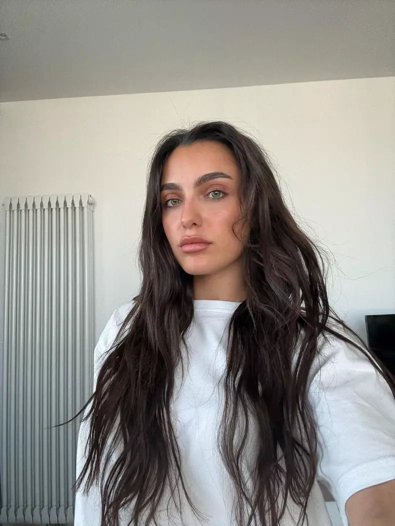 alexia eram cu extensii