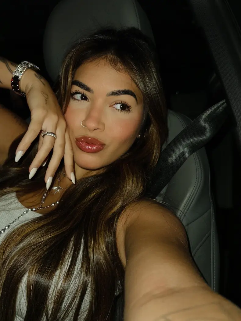 amanda selfie