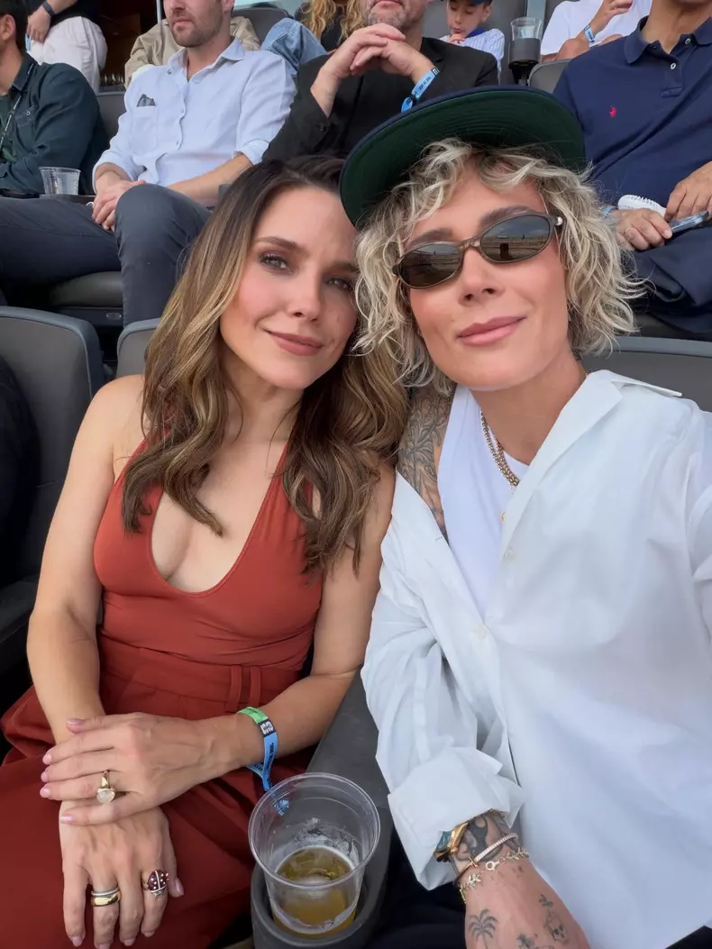 Sophia Bush si Ashlyn Harris 32