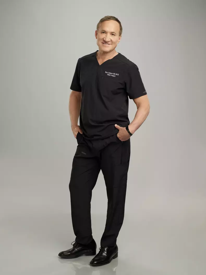 Botched, sezonul 8, are premiera la E! Ce e nou în emisiunea cu medicii Terry Dubrow și Paul Nassif