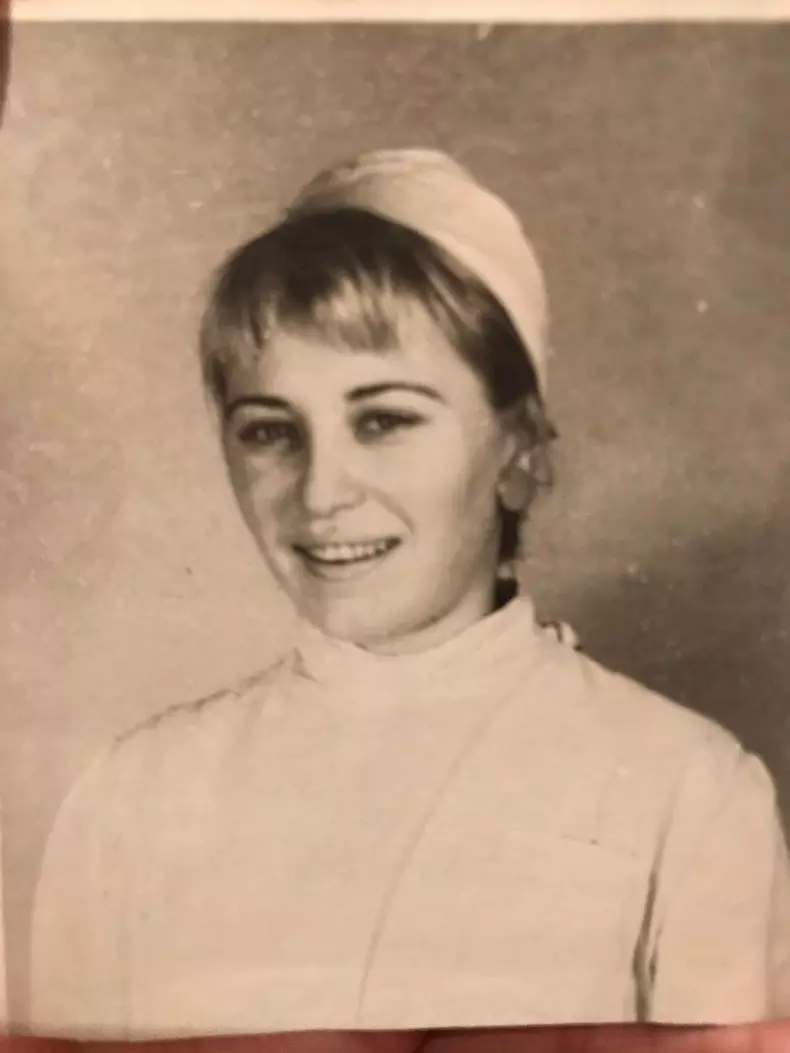 Andreea Esca a publicat și două imagini de colecție cu mama ei (1)