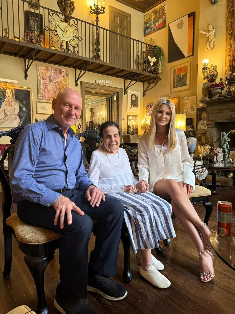Mădălina Bălan, Elias Wexler, Gloria Kings- Visul românesc-Succes american