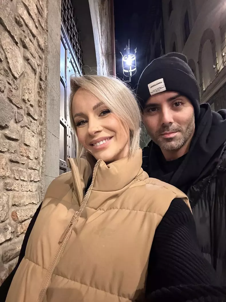 Ai venit pe lume acum 12783 de zile. Ai împărțit cu mine “doar” 1826 din ele. Să știi însă că în restul de 10.957 eu te-am căutat și acum că te-am găsit, îmi doresc ca tot restul zilelor pe care le vom  (9)