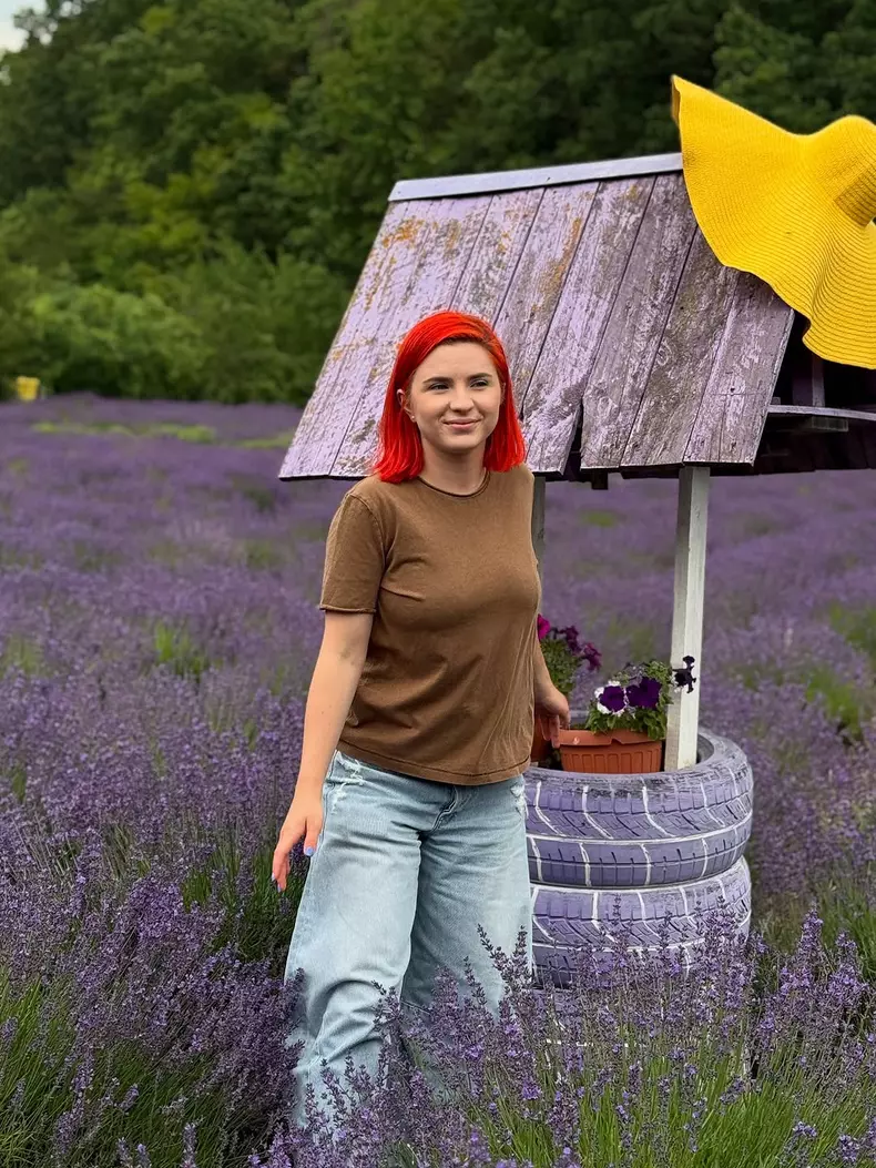 Cristina Ciobănașu, imagini cu părinții ei în lanul cu lavanda (3)