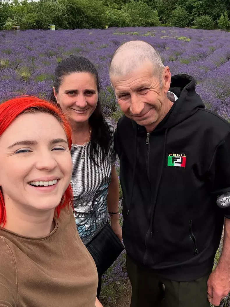 Cristina Ciobănașu, imagini cu părinții ei în lanul cu lavanda (8)