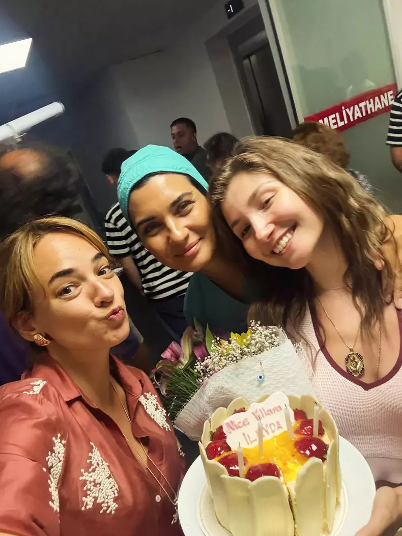 Tuba-Büyüküstün-un-alt-sine-netflix-filmari (12)