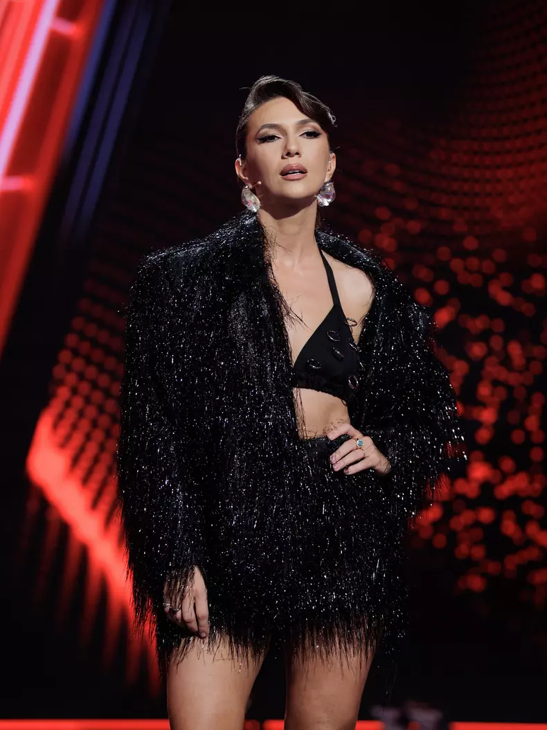 adela-popescu-imagini-live-vocea-romaniei-2025 (1)