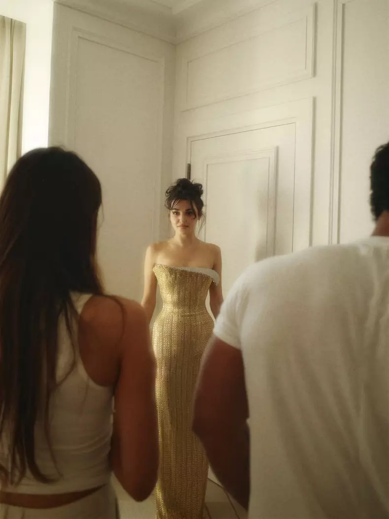 Hande-Erçel-cannes-2026 (5)