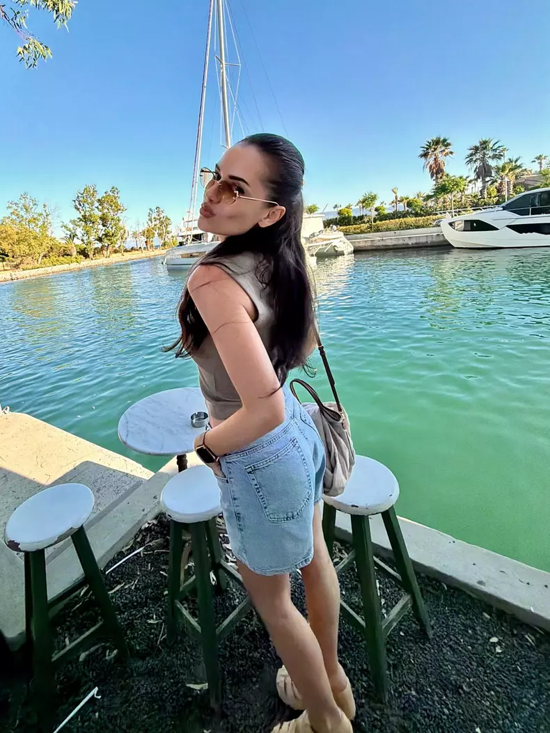 Fahriye-Evcen (3)