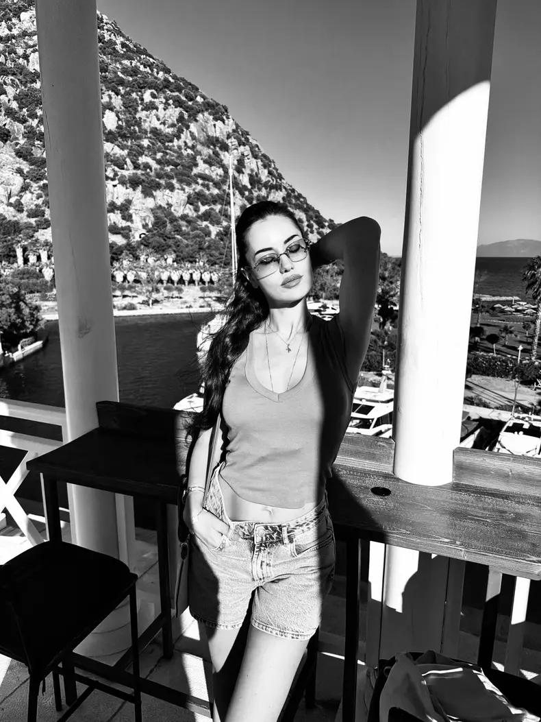 Fahriye-Evcen (6)