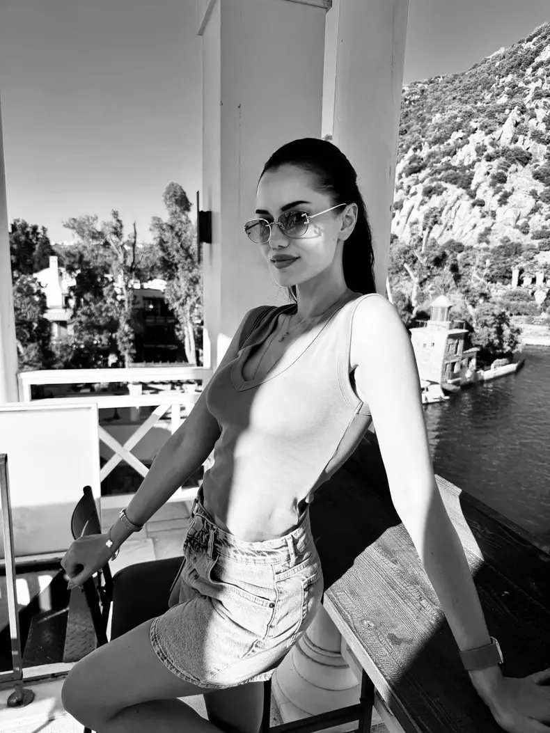 Fahriye-Evcen (8)