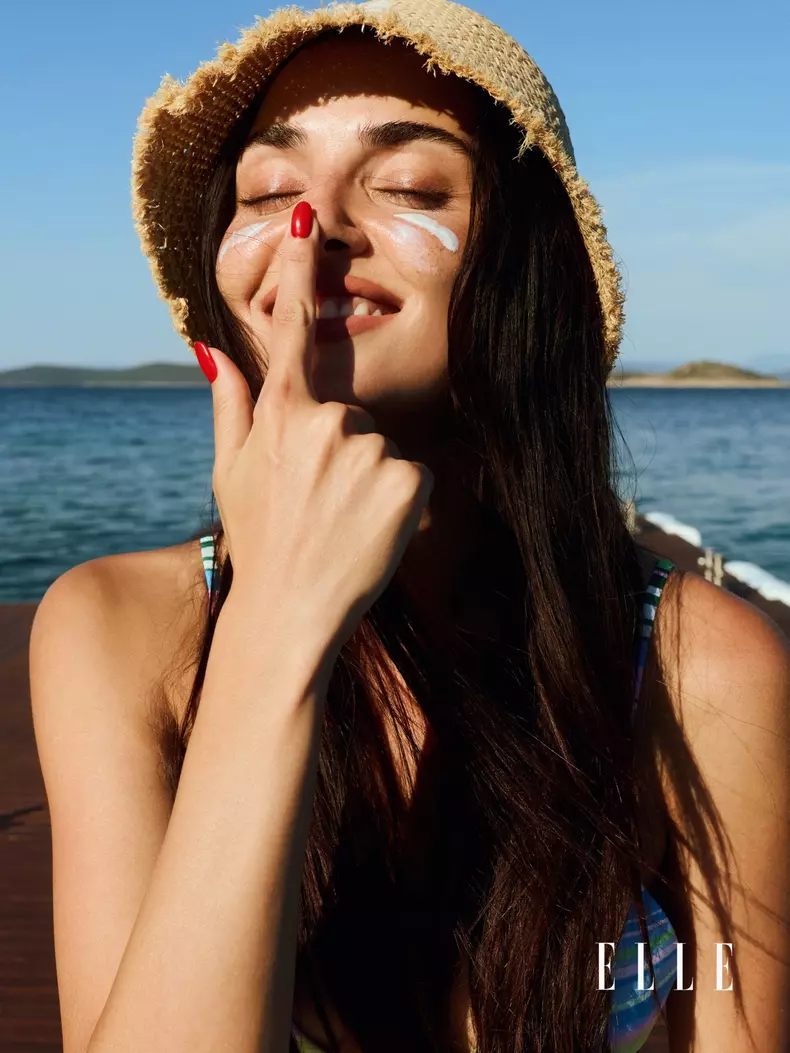 Hande-Erçel (4)