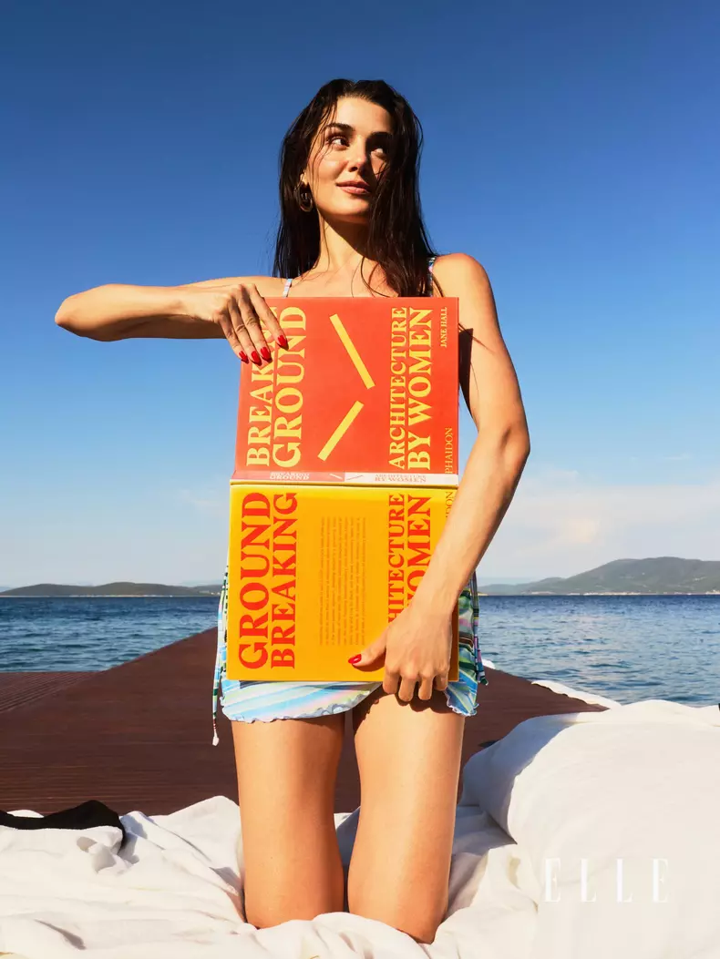 Hande-Erçel (7)
