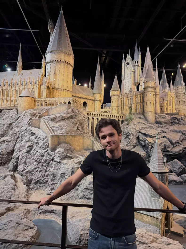 Stefan-Iancu-in-vizita-la-Harry-Potter-1