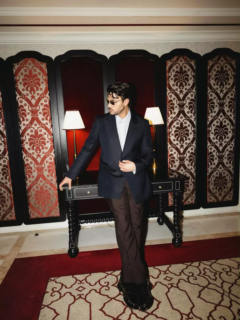 halit-ozgur-sari (1)