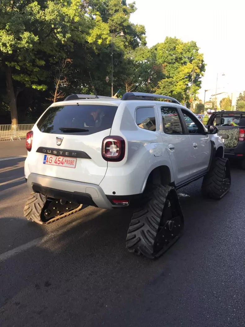 Dacia 50 de ani toate masinile parada002