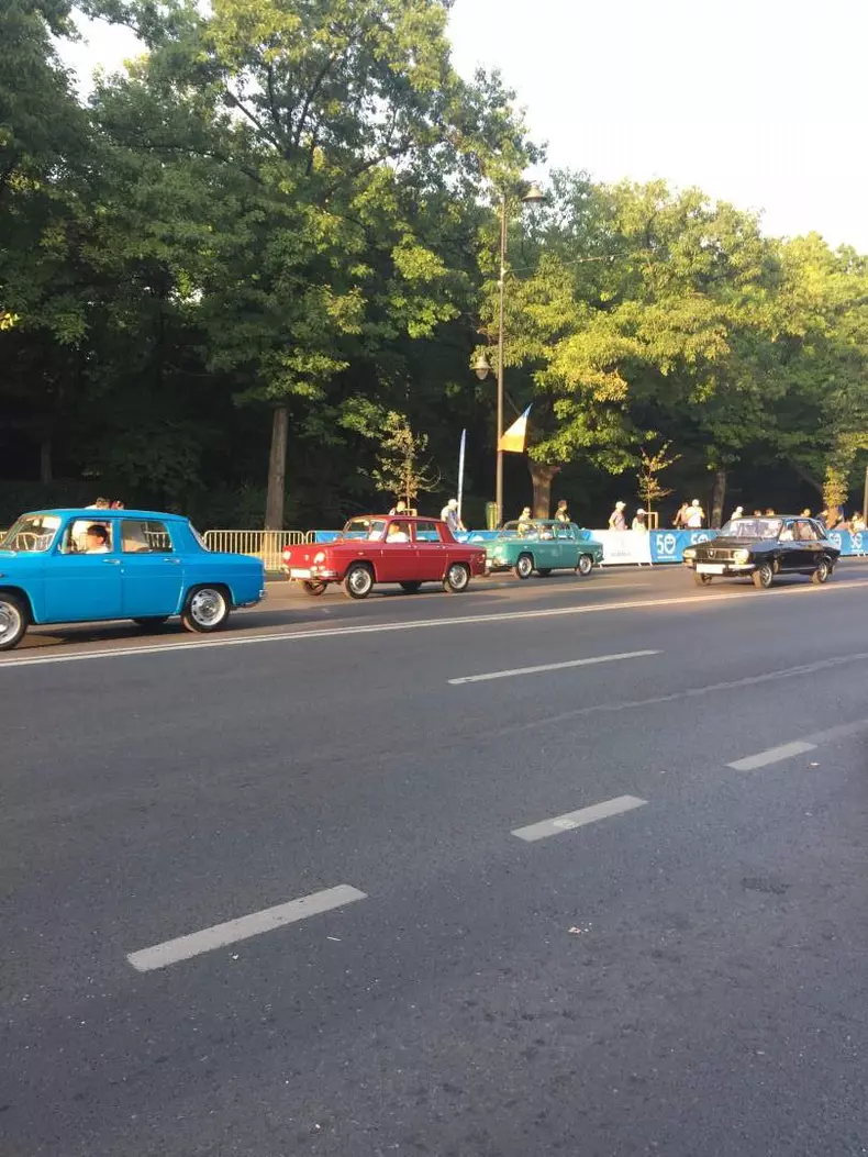 Dacia 50 de ani toate masinile parada011