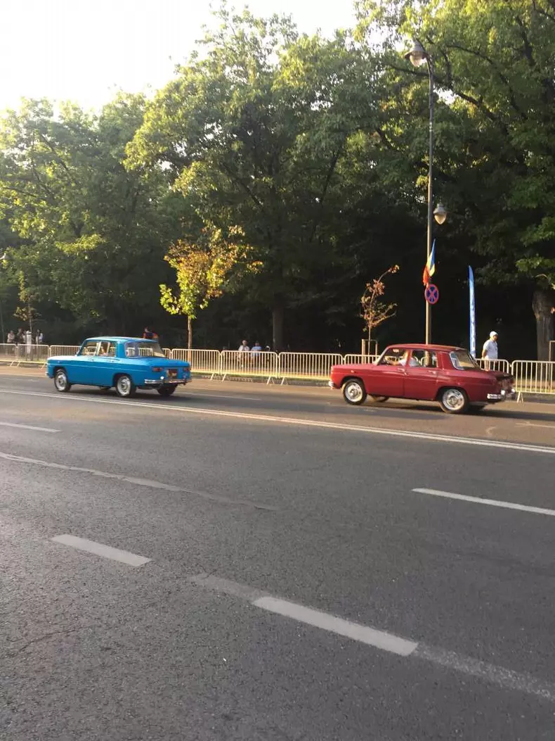 Dacia 50 de ani toate masinile parada012
