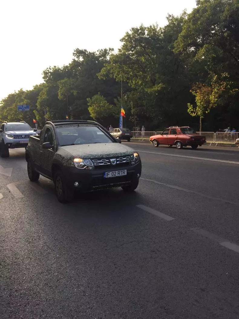 Dacia 50 de ani toate masinile parada019