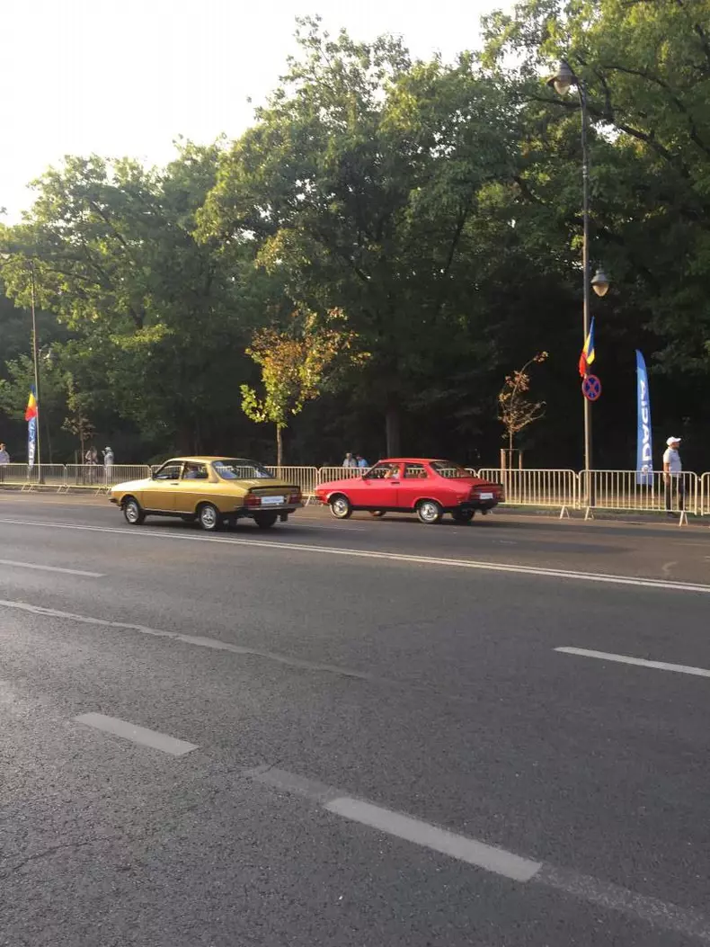 Dacia 50 de ani toate masinile parada025