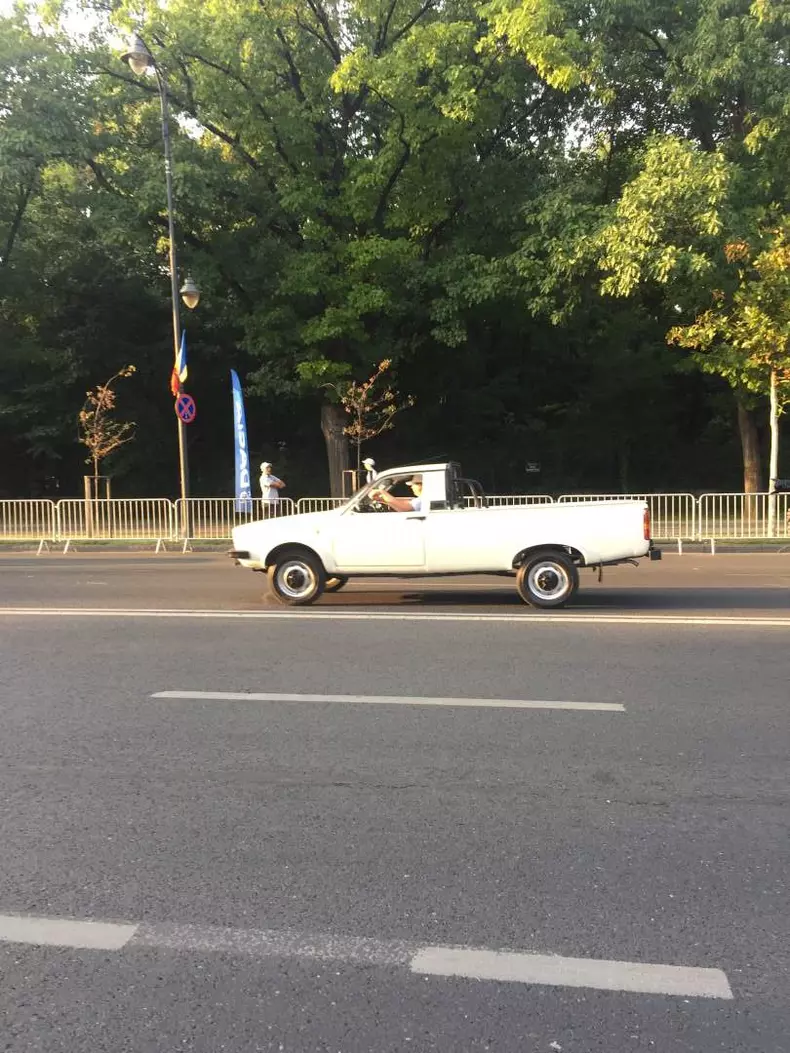 Dacia 50 de ani toate masinile parada026