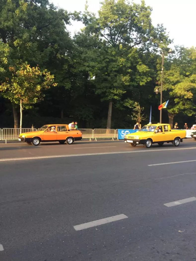Dacia 50 de ani toate masinile parada029