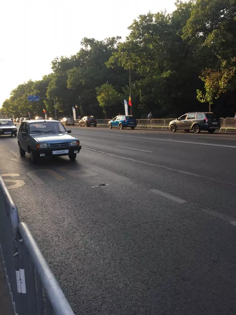 Dacia 50 de ani toate masinile parada037