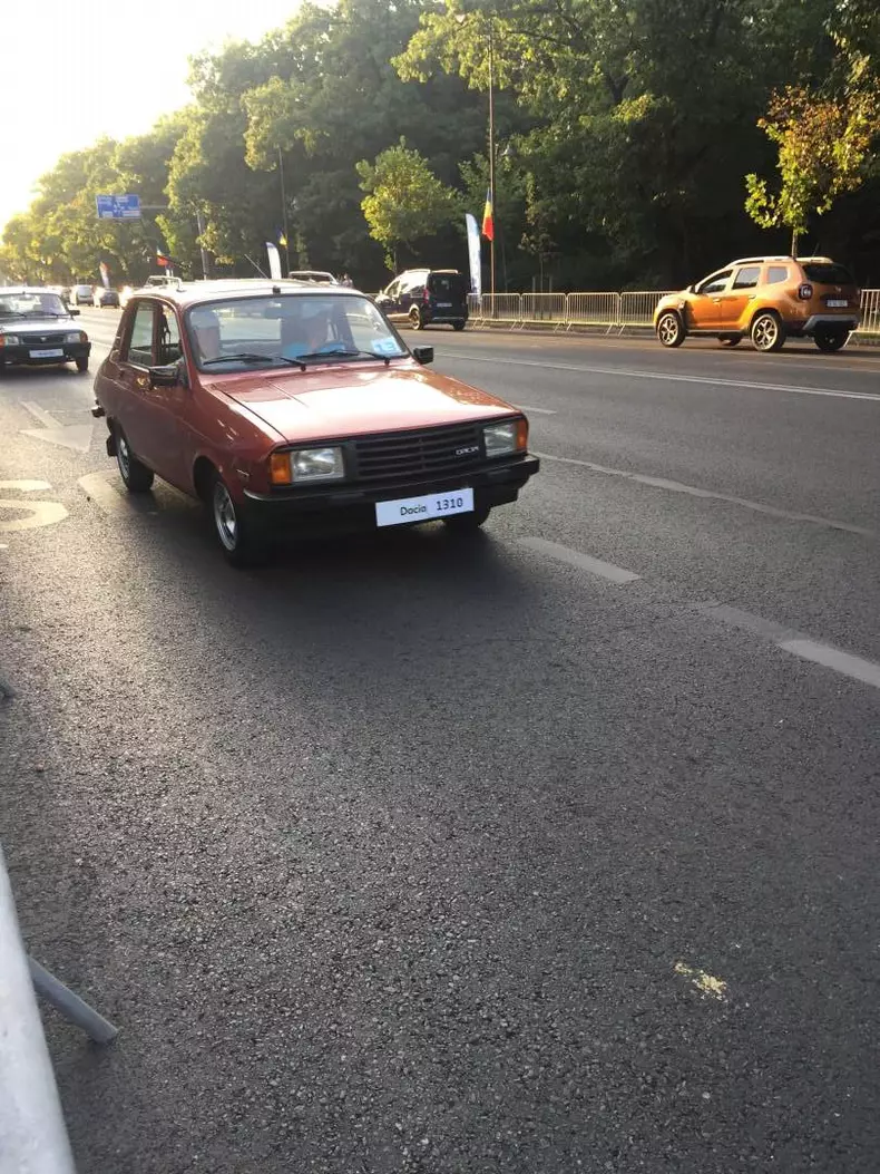 Dacia 50 de ani toate masinile parada040