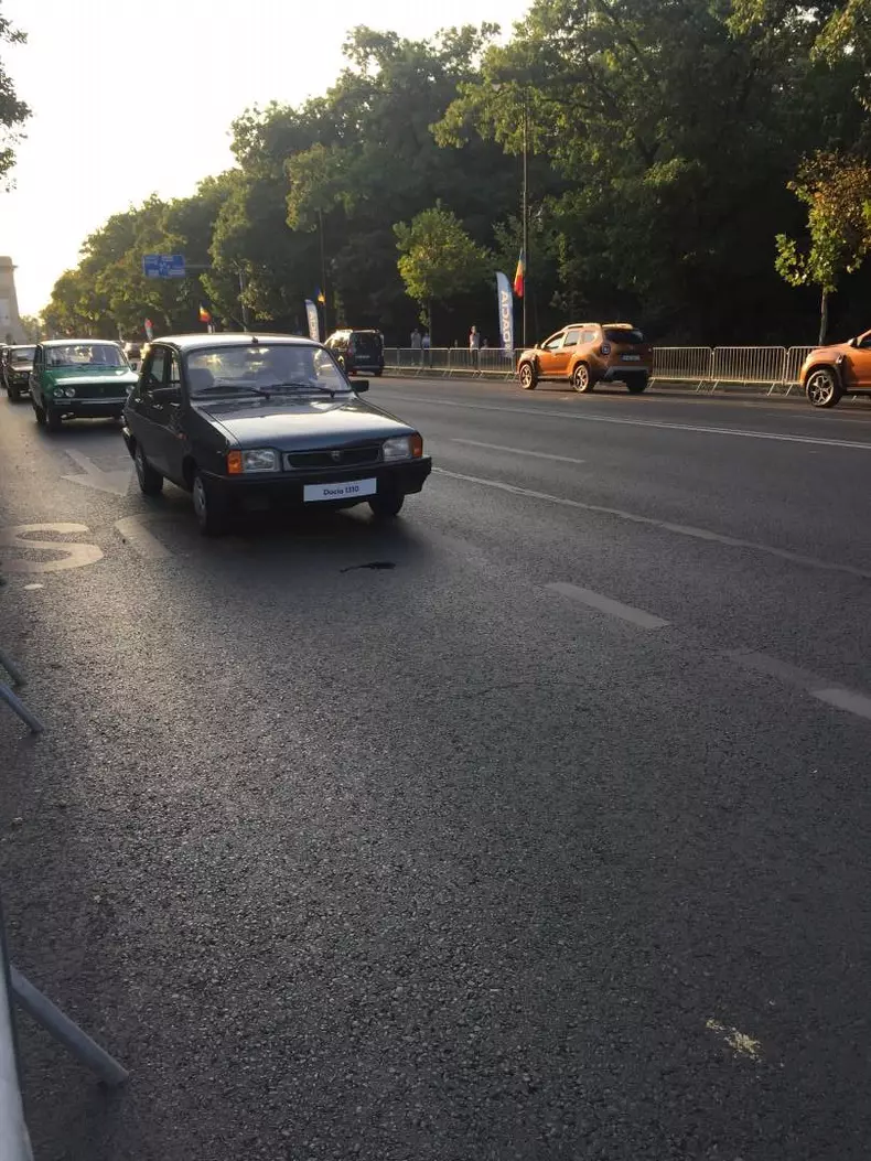 Dacia 50 de ani toate masinile parada041