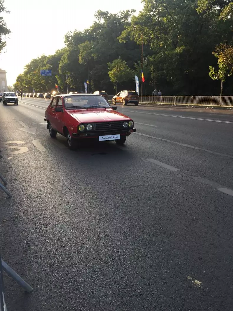 Dacia 50 de ani toate masinile parada044