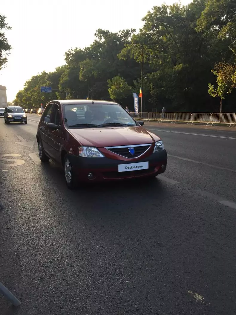 Dacia 50 de ani toate masinile parada052