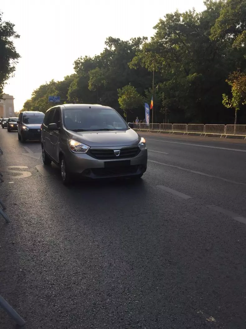Dacia 50 de ani toate masinile parada064