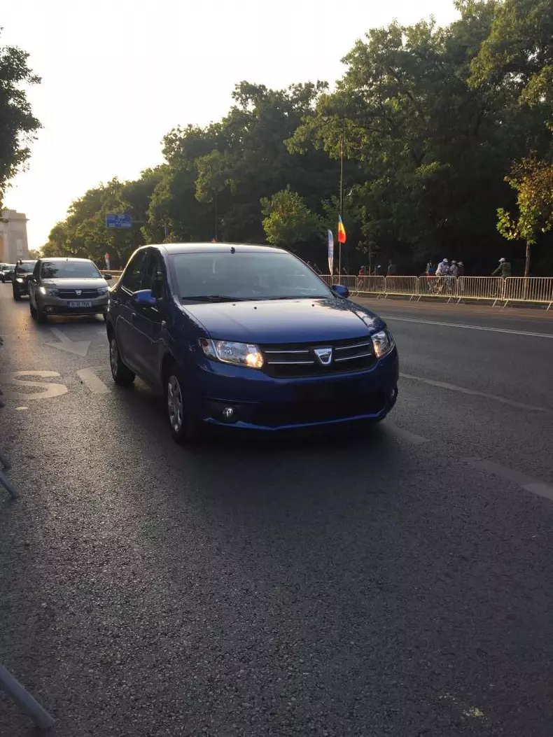 Dacia 50 de ani toate masinile parada066