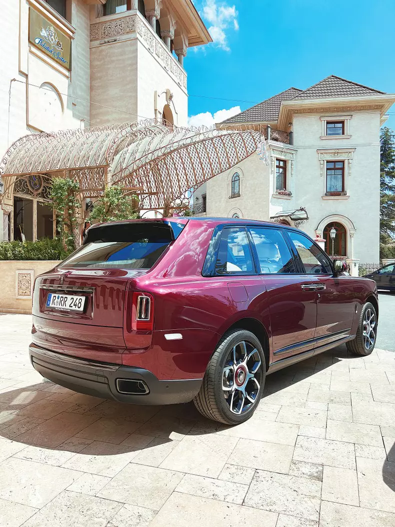 Rolls Cullinan telefon 004