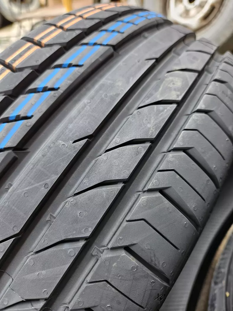 Suzuki Swift Sport Continental 14