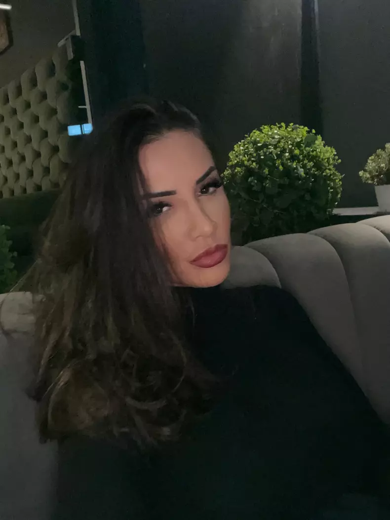 Mara Bănică s-a operat la sâni de patru ori