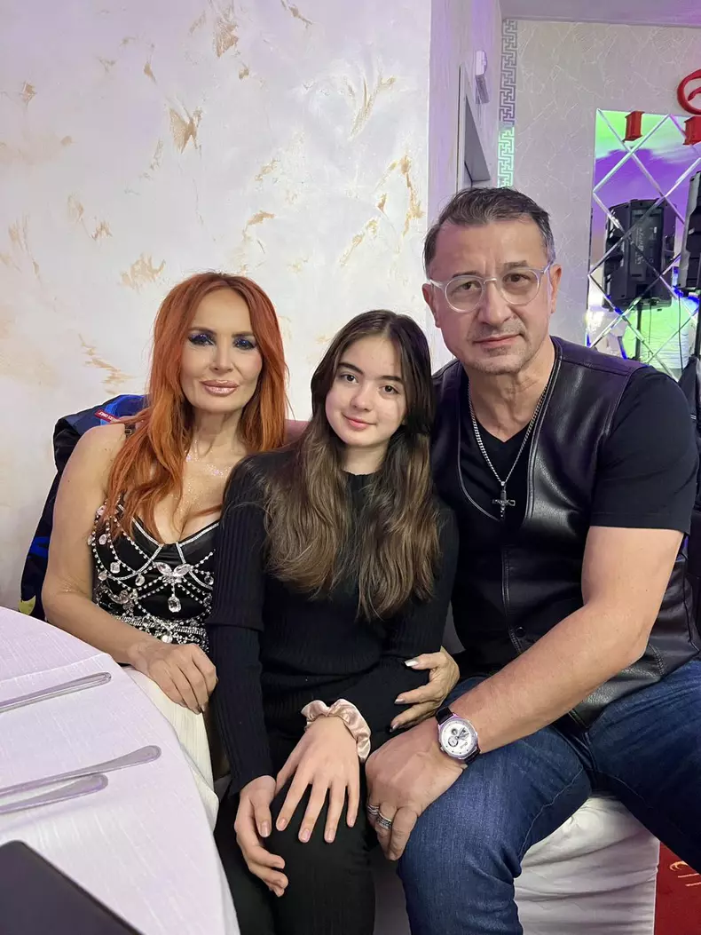 Daniela Gyorfi și fiica ei (4)
