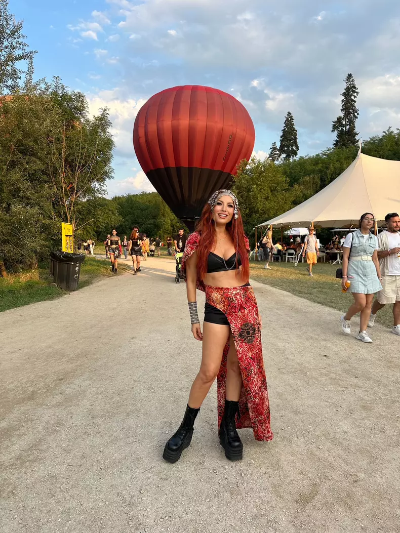 Elena Gheorghe, show de senzatie la Electric Castle - Foto Arhiva personala (4)