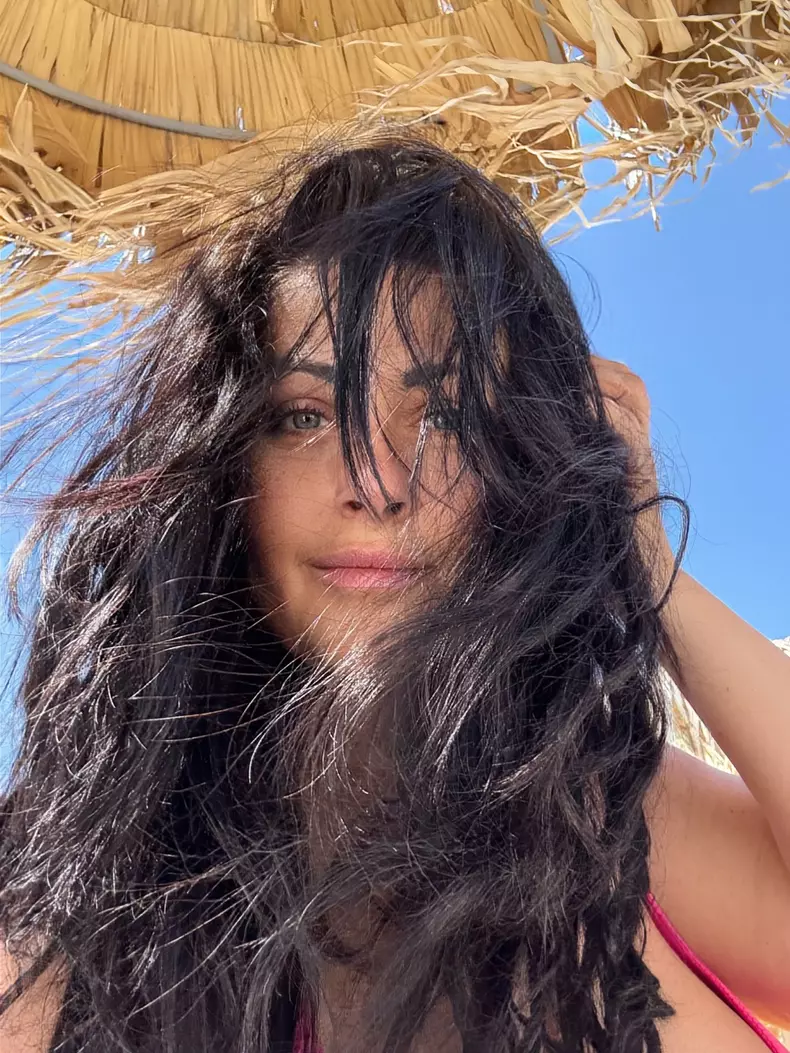 Gabriela Cristea in costum de baie 2