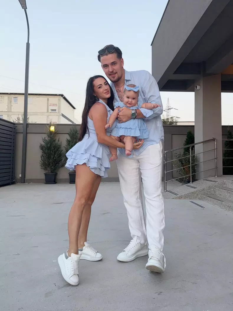 Larisa Iordache si fetita ei