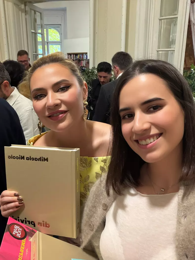 Adina Buzatu si fiica ei Sara