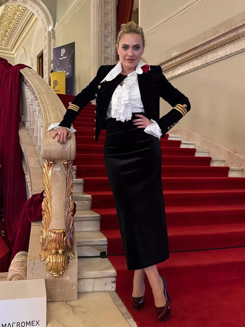 Adina Buzatu