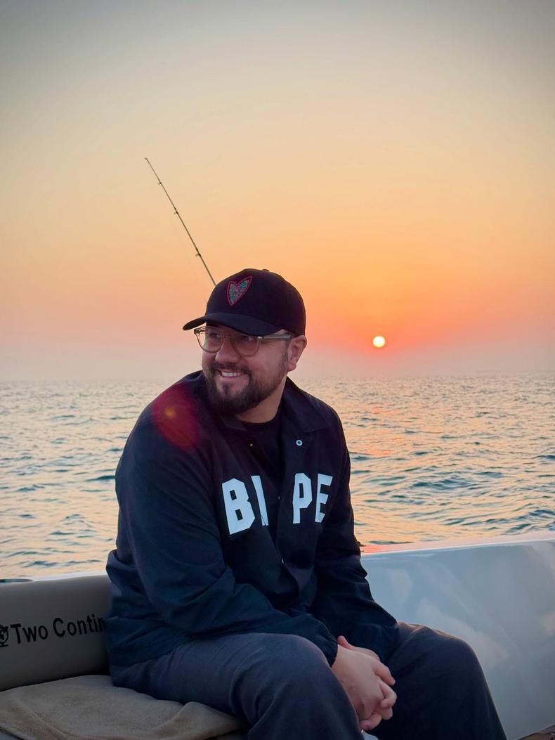 Catalin Maruta pe barca in Dubai
