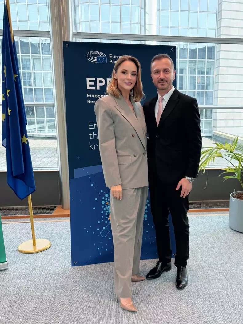 Andreea Marin în Belgia (6)