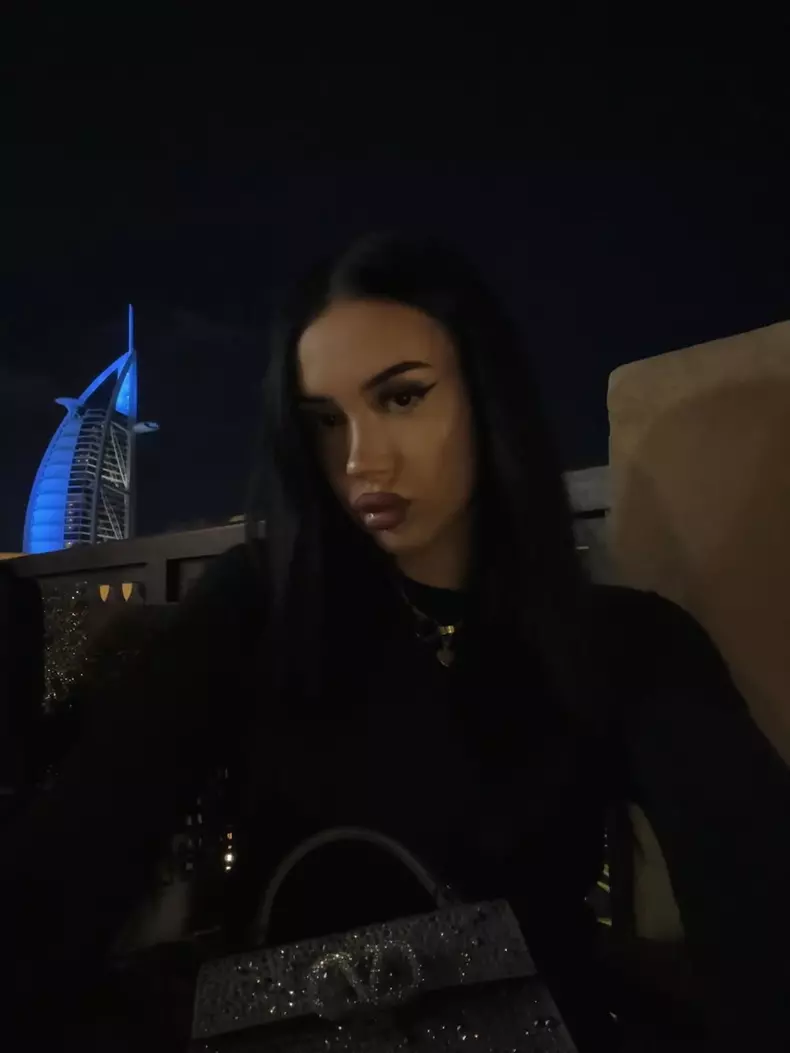 Sara, fiica lui Brigitte Pastramă (2)