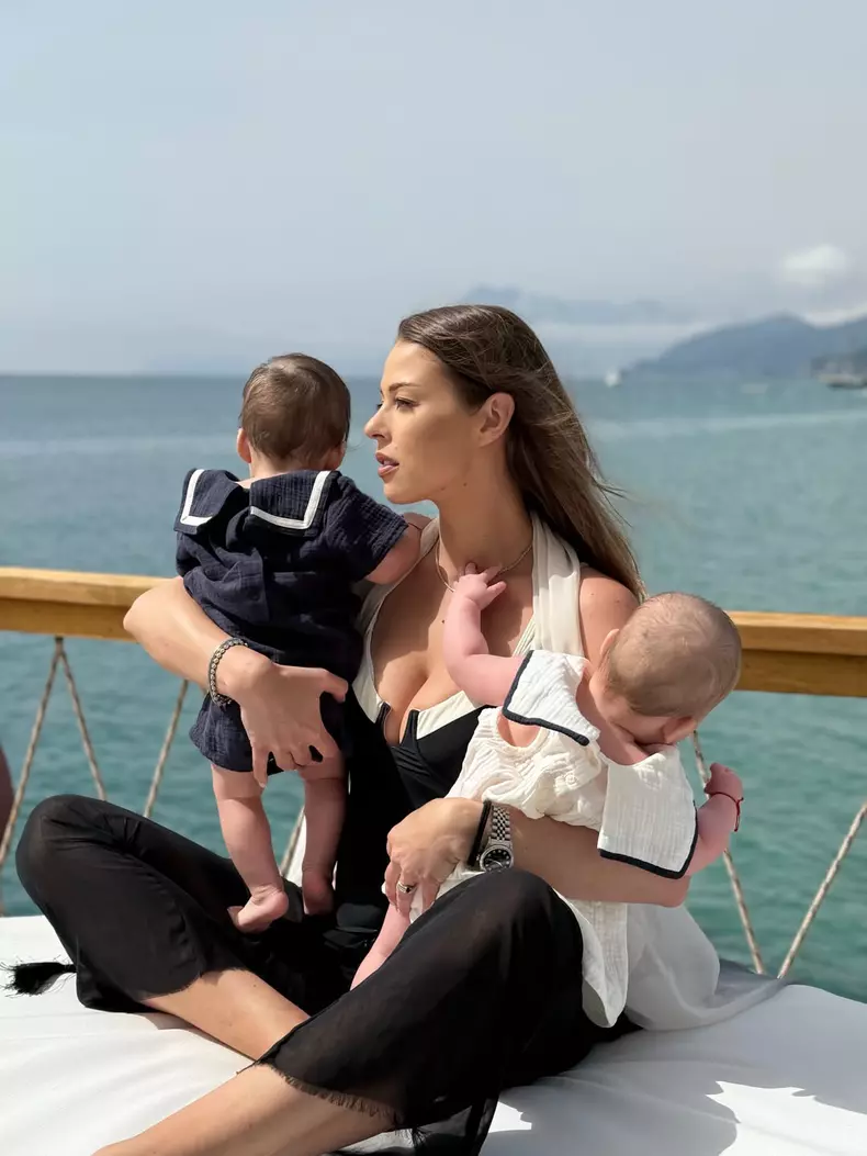Roxana Nemeș vacanță cu gemenii în Antalya (27)